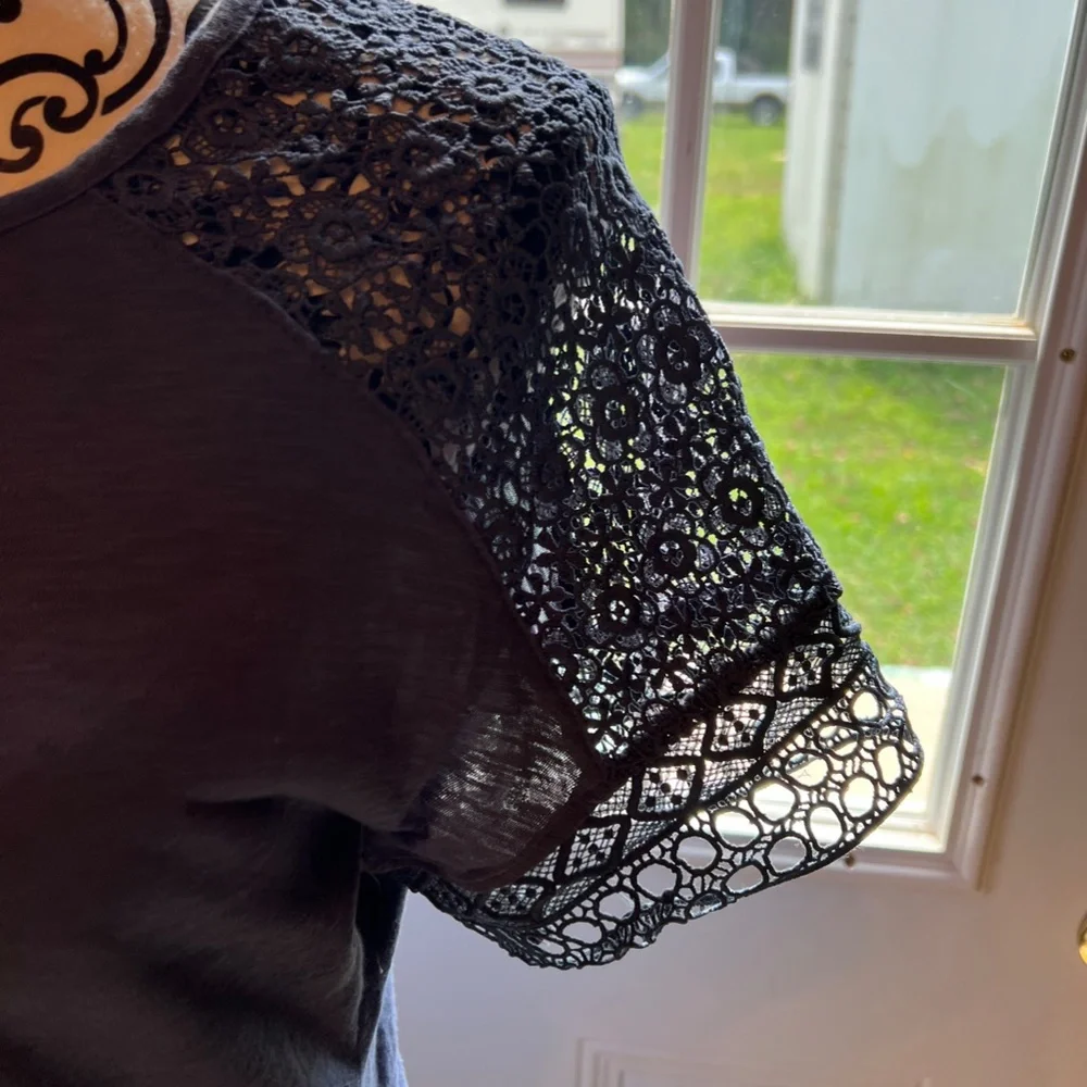 WOMEN'S SIZE SMALL DARK TEAL BLUE LACE TRIM TOP BLOUSE SHIRT - Picture 4 of 6